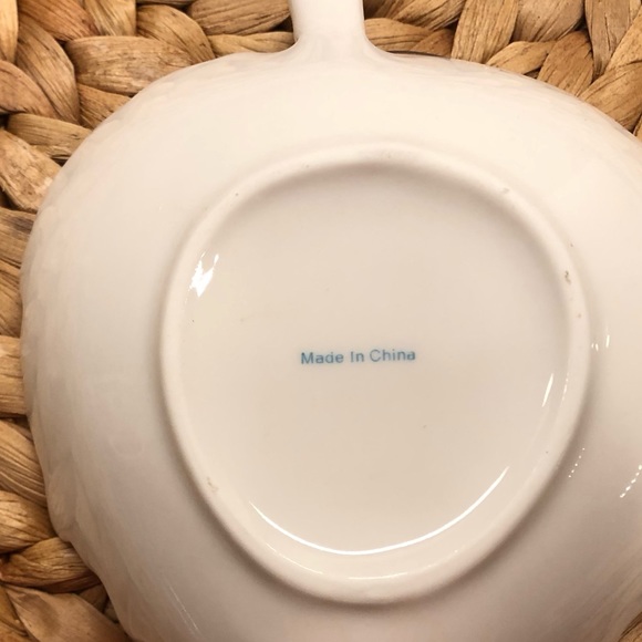 Porcelain Leaf Dish - Picture 2 of 2